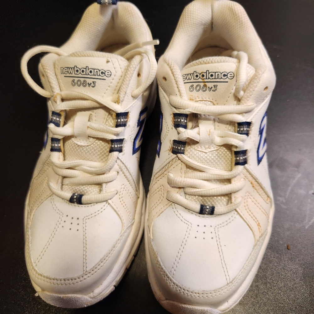 New Balance 608v3 womens    size 6.5